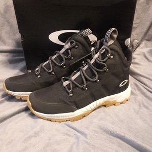 Oakley boots